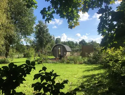 Ein Garten an der Unterkunft Ferienwohnung Ella