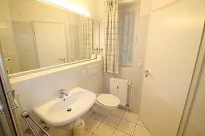 Ein Badezimmer in der Unterkunft Apartmentvermittlung Mehr als Meer - Objekt 16
