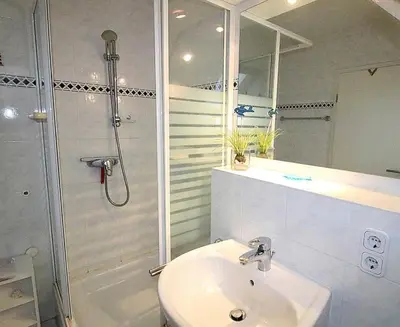 Ein Badezimmer in der Unterkunft Apartmentvermittlung Mehr als Meer - Objekt 52