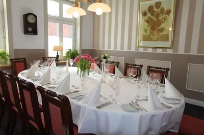 Ein Restaurant oder anderes Speiselokal in der Unterkunft Hotel Thormählen