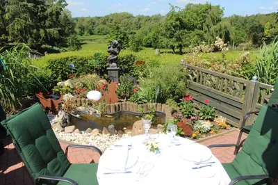 Ein Garten an der Unterkunft Hotel Thormählen