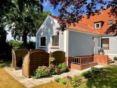 Das Gebäude in dem sich die Ferienwohnung befindet