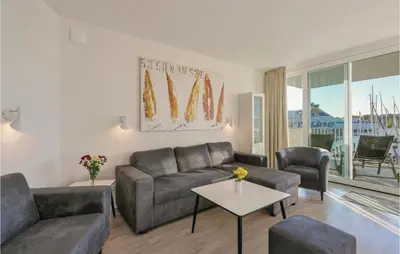 Ein Sitzbereich in der Unterkunft Priwallpromenade 29, Whg 12