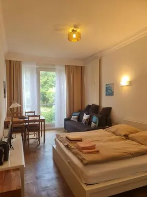 Ein Sitzbereich in der Unterkunft Pärchenwohnung Strandallee