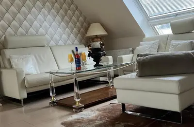 Ein Sitzbereich in der Unterkunft Tiffany´s Ferienapartments sind alles, außer... gewöhnlich!!!