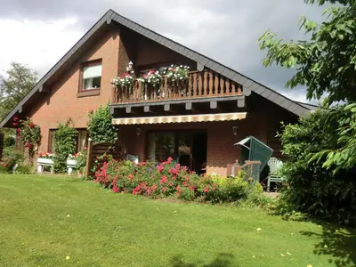 Ein Garten an der Unterkunft Ferienwohnung am Sophienberg