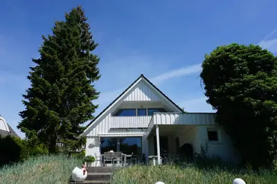Ein Garten an der Unterkunft Ferienwohnung Koje 44