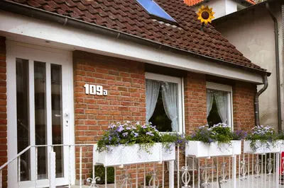 Das Gebäude in dem sich das Ferienhaus befindet