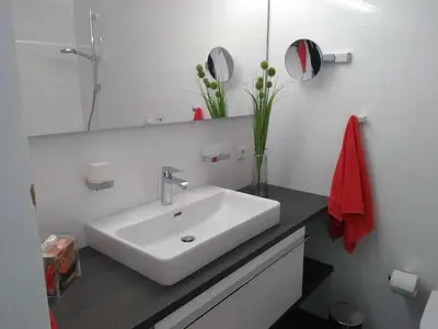 Ein Badezimmer in der Unterkunft Seeblick Apartment - in Plaza (Maritim) Residenz