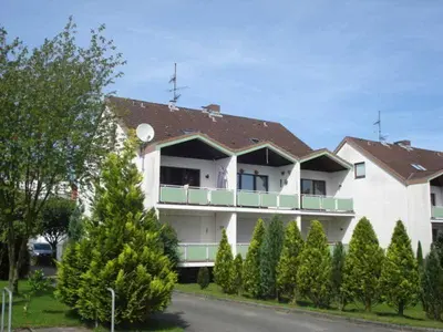 Das Gebäude in dem sich die Ferienwohnung befindet