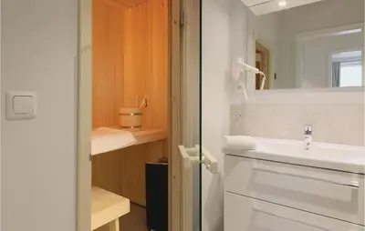 Ein Badezimmer in der Unterkunft Priwallpromenade 1, Whg 4