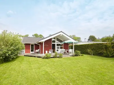 Ein Garten an der Unterkunft (BIR16) Villa Bullerbü