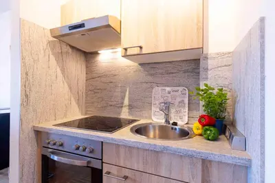 Küche/Küchenzeile in der Unterkunft (DKK11) Ferienwohnung Strandburg