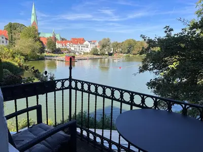 Blick auf einen Fluss in der Nähe des Hotels