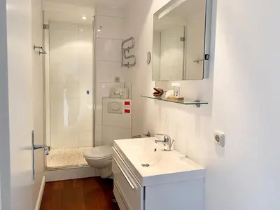 Ein Badezimmer in der Unterkunft Techts Apartmenthaus