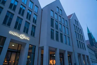Das Gebäude in dem sich das Hotel befindet