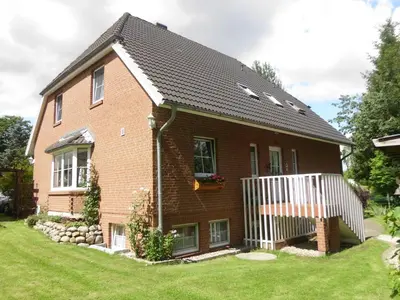 Das Gebäude in dem sich die Ferienwohnung befindet