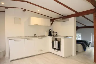 Küche/Küchenzeile in der Unterkunft Gemütliche Dachgeschoßwohnung mit Altbaucharme