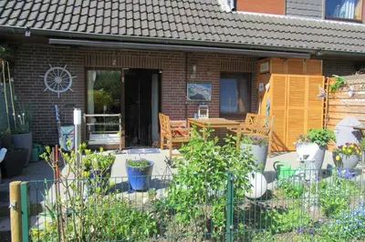 Ein Garten an der Unterkunft Lütt Hüs