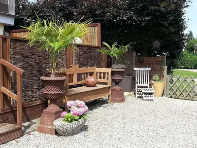 Ein Garten an der Unterkunft Altes Strandhus Casa Seestern