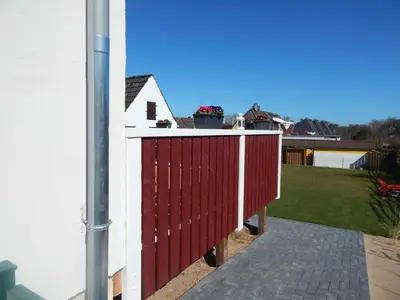 Das Gebäude in dem sich das Ferienhaus befindet