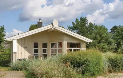 Das Gebäude in dem sich das Ferienhaus befindet