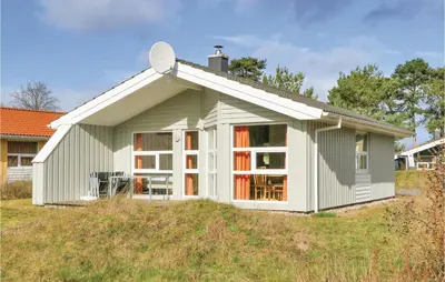 Das Gebäude in dem sich das Ferienhaus befindet