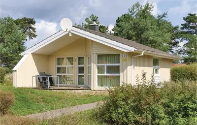 Das Gebäude in dem sich das Ferienhaus befindet