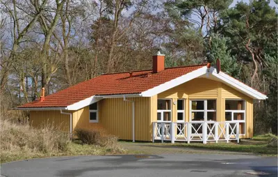Das Gebäude in dem sich das Ferienhaus befindet