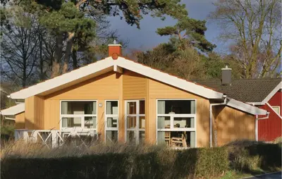 Das Gebäude in dem sich das Ferienhaus befindet
