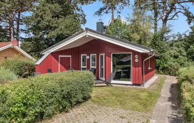 Das Gebäude in dem sich das Ferienhaus befindet