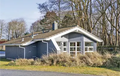 Das Gebäude in dem sich das Ferienhaus befindet