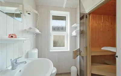 Ein Badezimmer in der Unterkunft Freibeuterweg 1 - Dorf 6