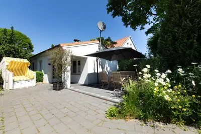 Das Gebäude in dem sich das Ferienhaus befindet