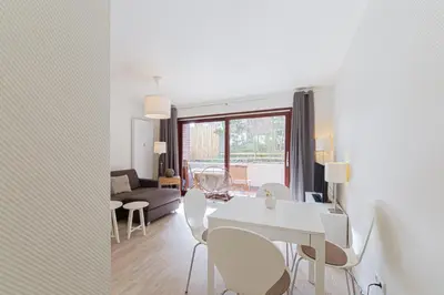 Ein Sitzbereich in der Unterkunft Ferienwohnung Muschel 1
