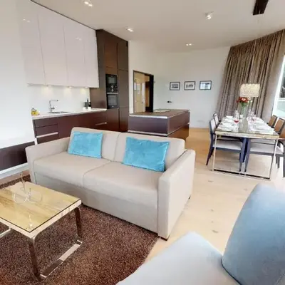 White Pearl Apartment 4 05