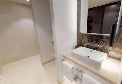 Ein Badezimmer in der Unterkunft White Pearl Apartment 2.04