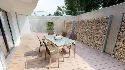 Ein Balkon oder eine Terrasse in der Unterkunft White Pearl Apartment 0.01
