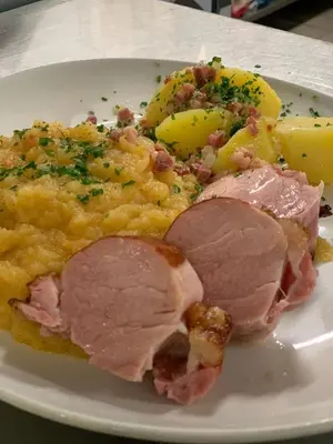 Essen im Hotel oder in der Nähe