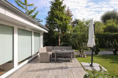 Ein Garten an der Unterkunft Ferienwohnung Hansa Lounge 18