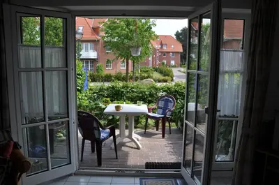 Ein Garten an der Unterkunft FeWo ostseele - ToSi