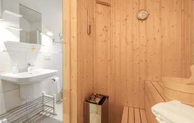 Ein Badezimmer in der Unterkunft Awesome Home In Krems Iiwarderbrück