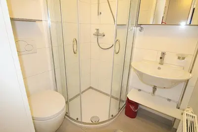 Ein Badezimmer in der Unterkunft Obj. 45* kleine, moderne FeWO 2 Pers. - nur 300 m zum Strand, W-LAN, Balkon