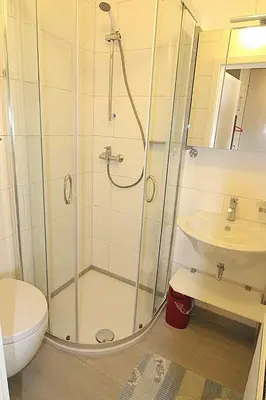 Ein Badezimmer in der Unterkunft Obj. 45* kleine, moderne FeWO 2 Pers. - nur 300 m zum Strand, W-LAN, Balkon