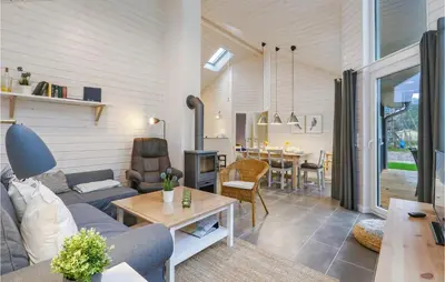 Ein Sitzbereich in der Unterkunft Cozy Home In Krems Iiwarderbrück