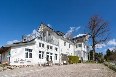 Das Gebäude in dem sich die Ferienwohnung befindet