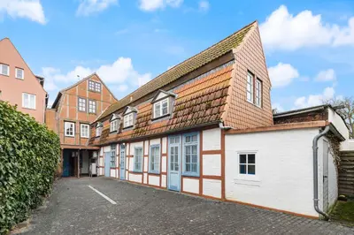 Das Gebäude in dem sich die Ferienwohnung befindet