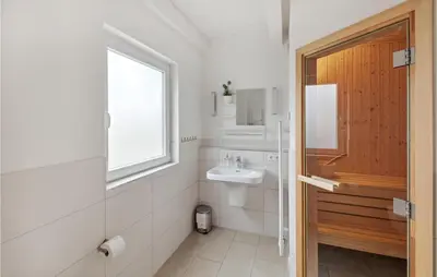 Ein Badezimmer in der Unterkunft Stunning Home In Krems Iiwarderbrück