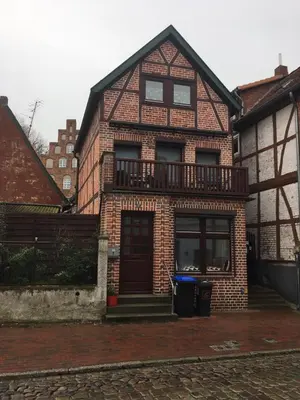 Das Gebäude in dem sich die Ferienwohnung befindet