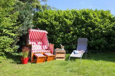 Ein Garten an der Unterkunft Ferienwohnung Meergarten